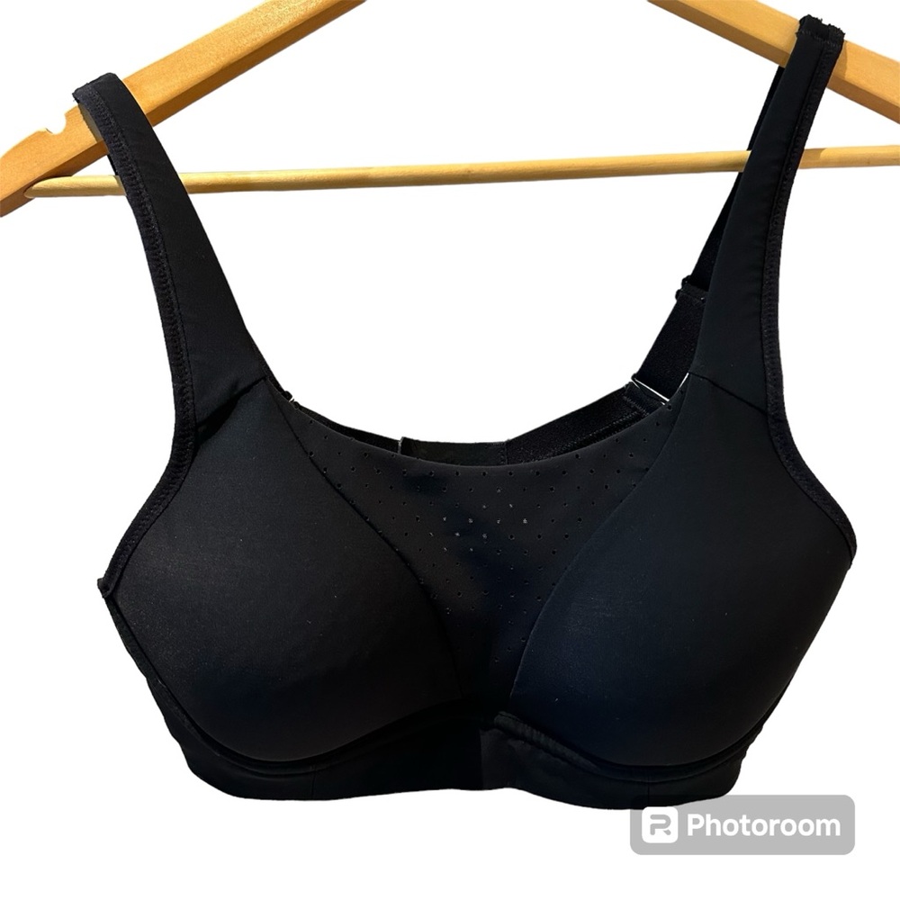 Lululemon Black Sports Bra Size 32C Eyelet Hooks Padded